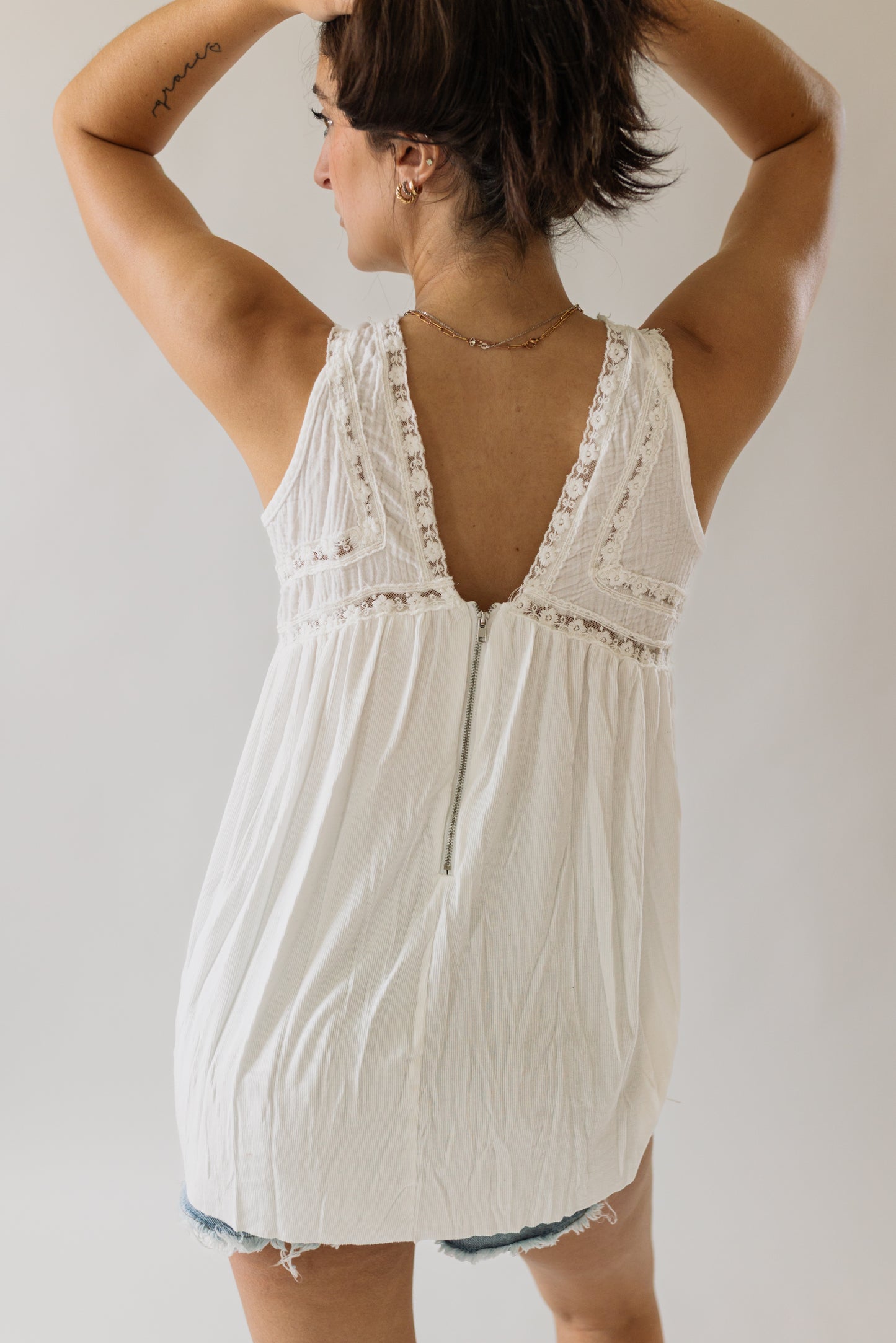 Lace Detail V-Neck Knit Tank